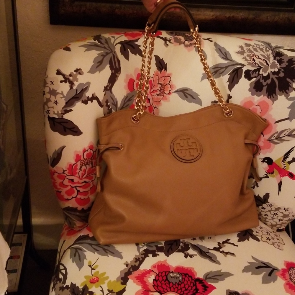 NWOT  Authentic Tory Burch leather tote